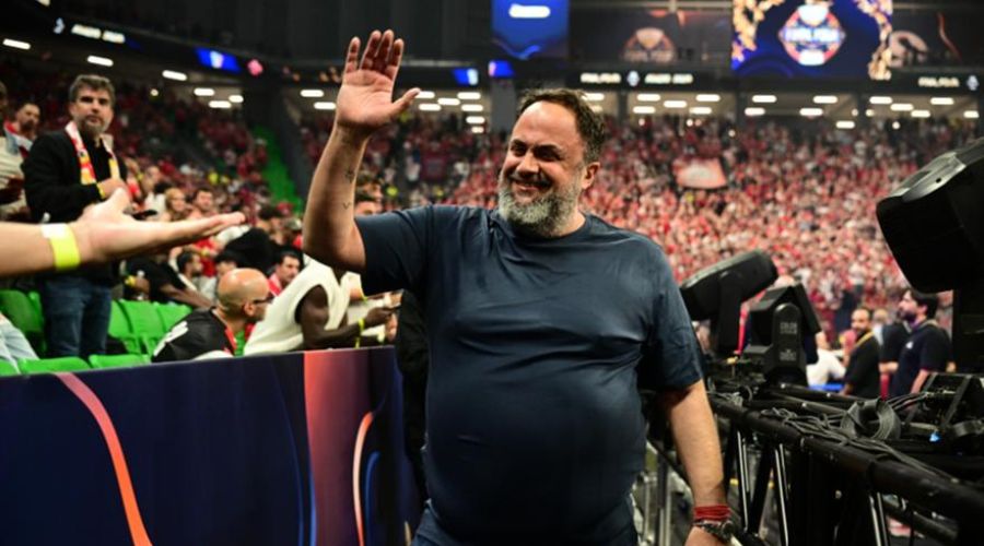 Ο Μαρινάκης στη λίστα του «Four Four Two»
