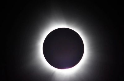 Η Σελήνη θα περάσει μπροστά από τον Ήλιο, χαρίζοντας ένα σπάνιο ουράνιο θέαμα σε εκατομμύρια ανθρώπους.