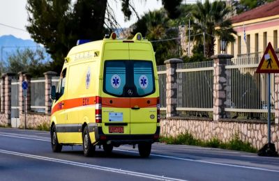 Υπό διερεύνηση οι συνθήκες κάτω από τις οποίες έπεσε από το μπαλκόνι.