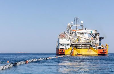 Στα 324 χιλιόμετρα το υποθαλάσσιο τμήμα της ηλεκτρικής διασύνδεσης.