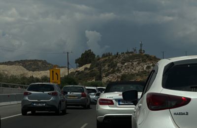 Αυξημένη η κίνηση στον αυτοκινητόδρομο της Λεμεσού, με τους οδηγούς να κινούνται με χαμηλές ταχύτητες.