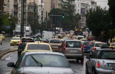 Οδηγοί προσοχή: Αυξημένη κίνηση στον δρόμο Λεμεσού – Τροόδους