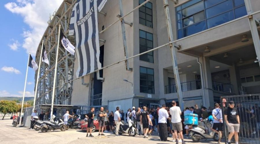 Πανό κατάληψης στην Τούμπα από οπαδούς του ΠΑΟΚ