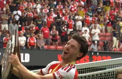 Το τρόπαιο του Community Shield κατάφερε να χαστουκίσει τον Ράις (vid)