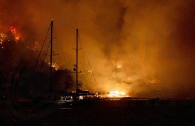 Δορυφορικές εικόνες, μετεωρολογικά και δασικά δεδομένα συνδυάζονται για έγκαιρη πρόβλεψη.