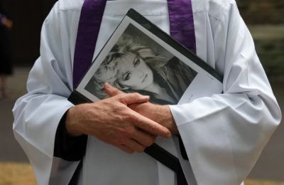 Η παγκόσμια σταρ έμεινε μέχρι τέλους «η Gaynor του Skewen» για τους ανθρώπους της πατρίδας της.