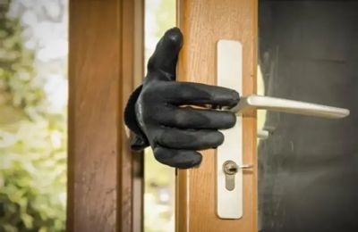 Ο Αστυνομικός Σταθμός Αραδίππου συνεχίζει τις εξετάσεις.