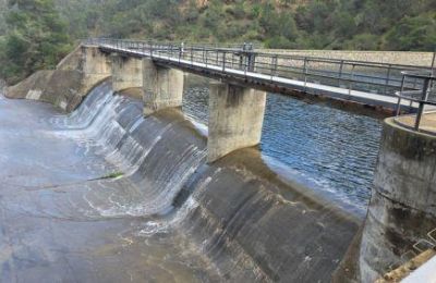 Οι πρόσφατες βροχές έδωσαν ανάσα στην άρδευση, όμως οι Αρχές παραμένουν επιφυλακτικές και καλούν σε εξοικονόμηση νερού.