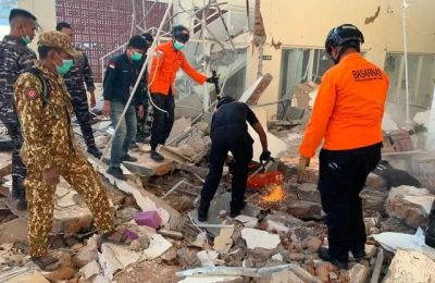 Η ηλικιωμένη γυναίκα παρέμεινε τρεις ημέρες εγκλωβισμένη στα συντρίμμια χωρίς τροφή και νερό.