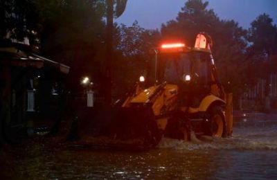 Στο μικροσκόπιο των Αρχών τα αίτια της φωτιάς που ξέσπασε το βράδυ της Πέμπτης.