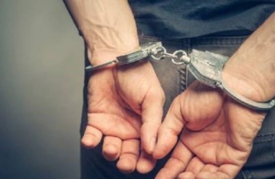 Επταήμερη κράτηση σε ύποπτο για ληστεία και επίθεση κατά διανομέων