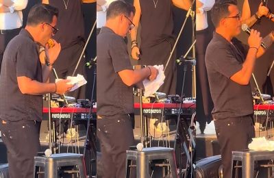 Την ώρα που το κοινό περίμενε να ακούσει το «Εδώ», ο τραγουδιστής έτρωγε ανενόχλητος το φαγητό του...