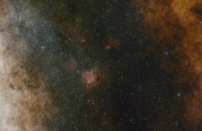 Τρέχει με ταχύτητα περίπου 25.000 χιλιομέτρων το δευτερόλεπτο.