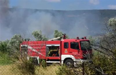 Υπό διερεύνηση βρίσκονται τα αίτια της πυρκαγιάς.
