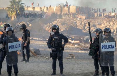 Καταυλισμός μεταναστών στις φλόγες στη Θέουτα (ΒΙΝΤΕΟ)