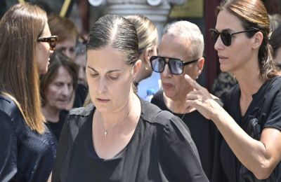  «Ράγισε» καρδιές η σύζυγός του στον επικήδειο λόγο της