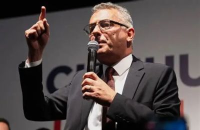 Υπάρχει έλλειψη εμπιστοσύνης μεταξύ των δύο κοινοτήτων, ανέφερε.