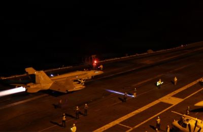 Οι ΗΠΑ βομβάρδισαν το Λαράκ, το Ιράν χτύπησε βάσεις στην Ιορδανία