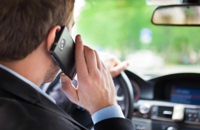 Με το κινητό στο χέρι οι οδηγοί στην Κύπρο (ΣΤΟΙΧΕΙΑ)