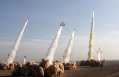 Τα νέα πλήγματα αφορούν Ιορδανία, Ιράκ και Μπαχρείν.