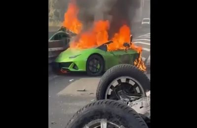 Το όχημά τους συγκρούστηκε μα άλλο αυτοκίνητο, κόπηκε στα δύο και πήρε φωτιά.