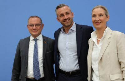 AfD: Μαζικές απελάσεις, σχολεία χωρίς Pride και «πατριωτική» τέχνη