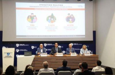 Παράλληλα, αξιοποιείται καλύτερα το υφιστάμενο οικιστικό απόθεμα και οι πολεοδομικές δυνατότητες που υπάρχουν ήδη στις πόλεις και τις κοινότητες, δήλωσε ο Υπουργός Εσωτερικών.