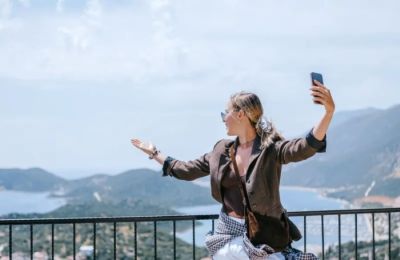Η Gen Ζ μετατρέπει τα χόμπι σε εργασία και... χάνει το νόημα