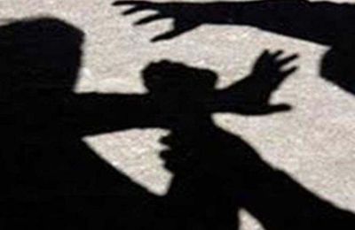 Λεμεσός: Τους ξυλοφόρτωσαν και κυκλοφορούσαν με ρόπαλα και μπαλτά