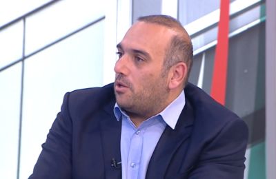 Ο Νίκος Χριστοδουλίδης «κάνει κανονικά την προεκλογική του, που δεν την έχει σταματήσει ποτέ, κτυπώντας τον Δημοκρατικό Συναγερμό», δήλωσε ο Γιάννης Καρούσος