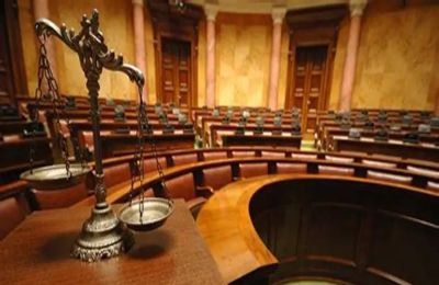 Ο κατηγορούμενος έχει δηλώσει μη παραδοχή και στις πέντε κατηγορίες.