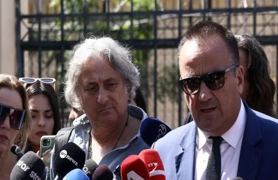 Ο υπνοθεραπευτής υποστήριξε ότι μια φορά συνάντησε τον τραγουδιστή.