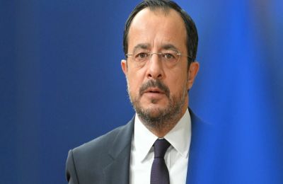 Οι επαφές που βρίσκονται σε εξέλιξη αποτελούν ένδειξη και του προσωπικού ενδιαφέροντος του ΓΓ των ΗΕ, κάτι που, όπως σημείωσε, η κυπριακή πλευρά χαιρετίζει και στηρίζει.