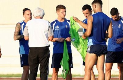 Έμφαση στην τακτική και δοκιμές μεσοεπιθετικά