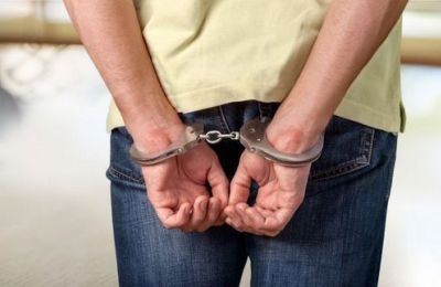 Χειροπέδες σε 26χρονο για τρείς υποθέσεις διαρρήξεων και κλοπών