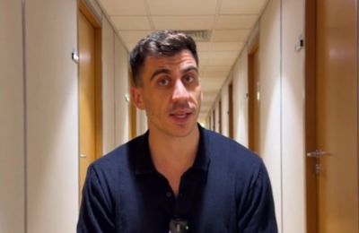 Ο ευρωβουλευτής και πρόεδρος της Άμεσης Δημοκρατίας, άρχισε συζητήσεις για τις προεδρικές εκλογές του 2028