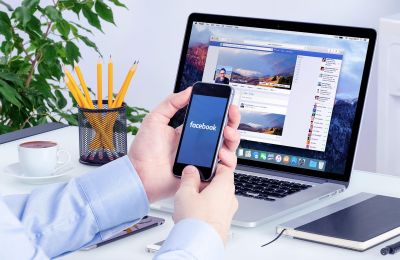 Βαριά καμπάνα στο Facebook