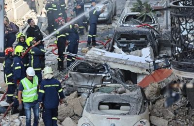 Τραγωδία στην Πλάκα: Έξι νεκροί στα συντρίμμια του κτιρίου 