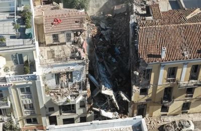Η ολοσχερής ισοπέδωση του ακινήτου αποδίδεται στα δομικά του χαρακτηριστικά.