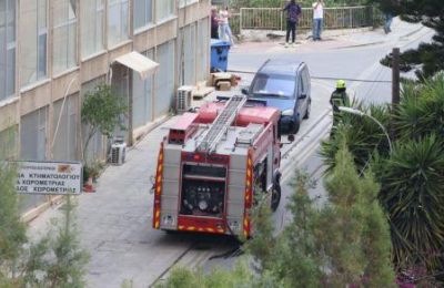 Στο σημείο επιχείρησε διασωστικό όχημα της Πυροσβεστικής.