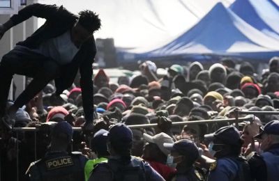 Σε εξέλιξη οι έρευνες της αστυνομίας για τον εντοπισμό των δραστών.
