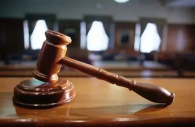 Ο κ. Φαίδωνος αντιμετωπίζει συνολικά πέντε κατηγορίες.