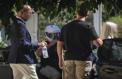 «Ανοίγουν» 6 κινητά τηλέφωνα.
