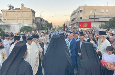 Πλήθος κόσμου στην Αγλαντζιά για την Τίμια Χείρα της Μαγδαληνής