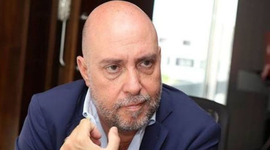 Μιλά για εσωστρέφεια και διχόνοια που πικραίνει τον κόσμο του Δημοκρατικού Συναγερμού