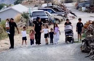 Δύο νέοι άνθρωποι έχουν σήμερα την ευλογία να ακούνε εννέα διαφορετικές παιδικές φωνούλες στο σπιτικό τους