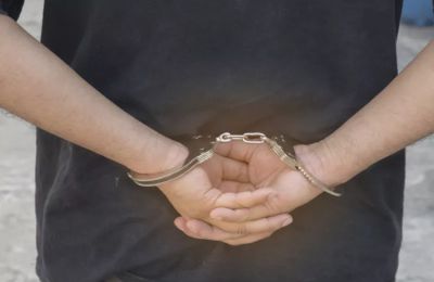 Ο ανήλικος οδηγείται σε σωφρονιστικό κατάστημα.
