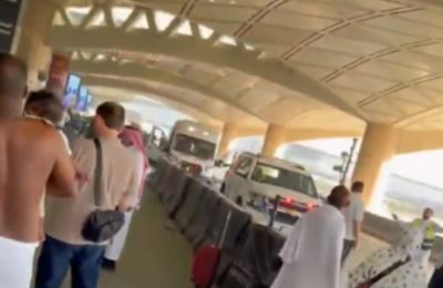 Δεκάδες τραυματίες από νέα πυραυλική επίθεση στο αεροδρόμιο του Ριάντ 