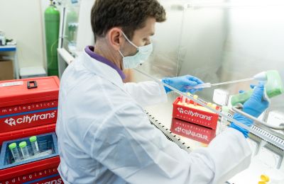 Ο ΠΟΥ ζητά απαντήσεις για τον θάνατο εργαζόμενης 