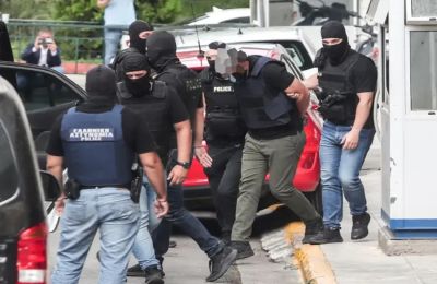 Η Εισαγγελία Πρωτοδικών της Αθήνας τους απέδωσε το αδίκημα σε ανθρωποκτονία που τελέστηκε στο πλαίσιο τρομοκρατικών πράξεων.